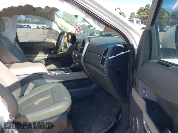 2020 Ford Expedition XLT with VIN 1FMJU1HT6LEA24349, listed as a IAAI auction lot 41218383 with 121,157 mi miles. Bid and sale history available at carsss.com. Image 5.
