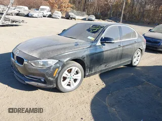 2018 BMW 3 Series 330i xDrive z VIN WBA8D9C51JEM33122, wystawiony jako IAAI lot #40811372 z przebiegiem 48 461 mil mil oraz . Historia ofert i sprzedaży dostępna na DreamBid. Obrazek 18.