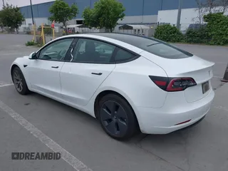 2023 Tesla Model 3 z VIN 5YJ3E1EA3PF404847, wystawiony jako IAAI lot #42159899 z przebiegiem 30 036 mil mil oraz . Historia ofert i sprzedaży dostępna na DreamBid. Obrazek 3.