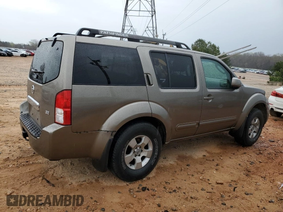 2006 Nissan Pathfinder SE z VIN 5N1AR18W46C638490, wystawiony jako Copart lot #49821735 z przebiegiem 233 063 mil mil oraz Szkoda całkowita • Salvage title. Historia ofert i sprzedaży dostępna na DreamBid. Obrazek 3.