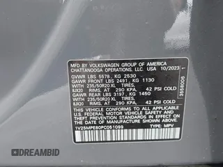 2023 Volkswagen ID.4 S z VIN 1V25MPE80PC051099, wystawiony jako IAAI lot #41332507 z przebiegiem 12 037 mil mil oraz . Historia ofert i sprzedaży dostępna na DreamBid. Obrazek 9.