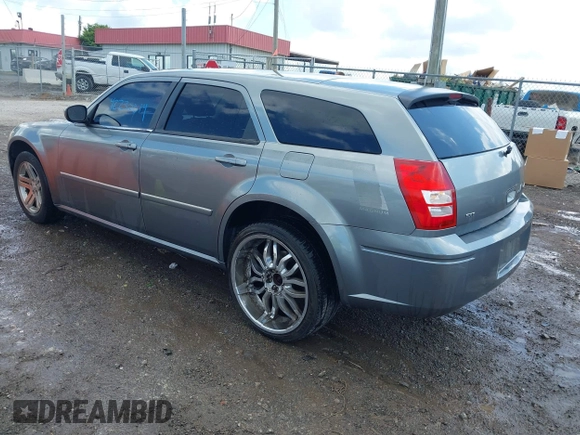 2007 Dodge Magnum z VIN 2D4FV47V17H772794, wystawiony jako IAAI lot #42230019 z przebiegiem 203 676 mil mil oraz . Historia ofert i sprzedaży dostępna na DreamBid. Obrazek 3.