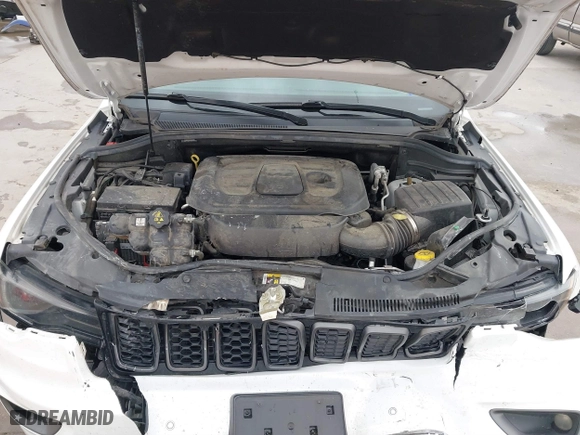 2019 Jeep Grand Cherokee Trailhawk with VIN 1C4RJFLG0KC837817, listed as a IAAI auction lot 41754787 with 86,235 mi miles. Bid and sale history available at carsss.com. Image 10.