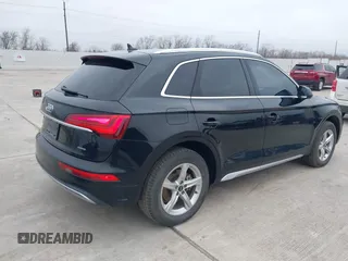2021 Audi Q5 Premium with VIN WA1AAAFYXM2005196, listed as a IAAI auction lot 41593700 with 63,573 mi miles. Bid and sale history available at carsss.com. Image 4.