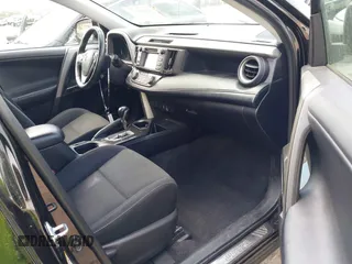 2018 Toyota RAV4 XLE with VIN 2T3RFREV1JW697044, listed as a IAAI auction lot 41891412 with 140,145 mi miles. Bid and sale history available at carsss.com. Image 5.
