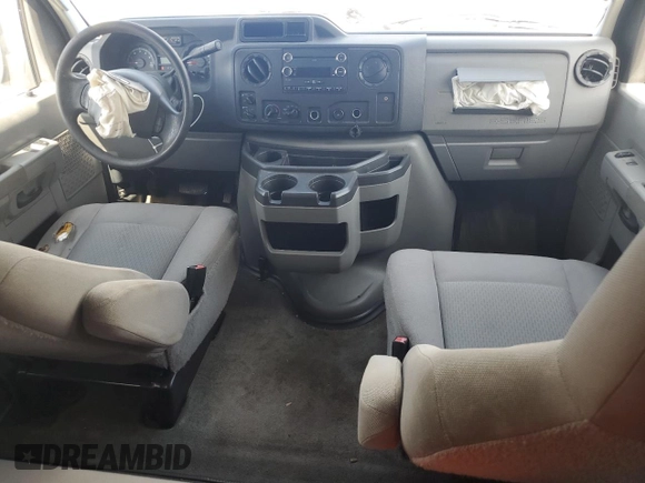 2014 Ford Econoline Cargo z VIN 1FMNE3BL0EDA20504, wystawiony jako Copart lot #61507945 z przebiegiem 245 100 mil mil oraz Nie do naprawy • Non repairable. Historia ofert i sprzedaży dostępna na DreamBid. Obrazek 8.