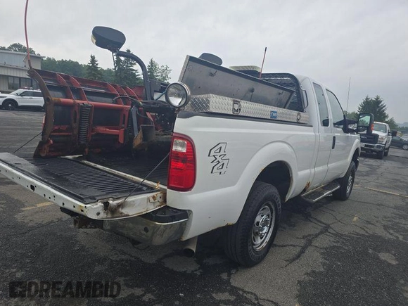 2011 Ford F-250 XL z VIN 1FT7X2B62BEC17045, wystawiony jako IAAI lot #42851395 z przebiegiem 73 355 mil mil oraz . Historia ofert i sprzedaży dostępna na DreamBid. Obrazek 2.