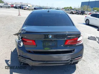 2020 BMW 5 Series M550i xDrive z VIN WBAJS7C07LBN96264, wystawiony jako IAAI lot #42478429 z przebiegiem 46 035 mil mil oraz . Historia ofert i sprzedaży dostępna na DreamBid. Obrazek 15.