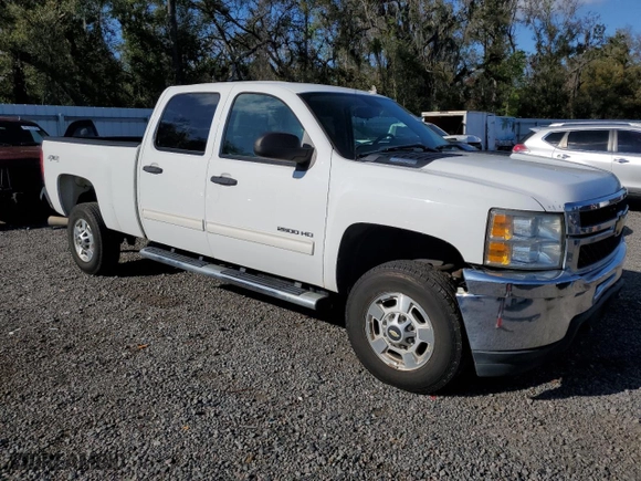 2014 Chevrolet Silverado 2500HD LT with VIN 1GC1KXE88EF135835, listed as a Copart auction lot 45956375 with 116,686 mi miles and Non Repairable. Bid and sale history available at carsss.com. Image 4.