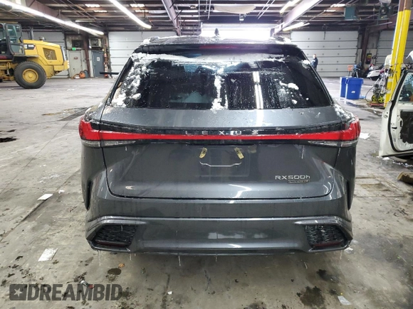 2024 Lexus RX 500h F Sport Performance z VIN 2T2BCMEA2RC011119, wystawiony jako Copart lot #45760425 z przebiegiem Nie podano mil oraz Szkoda całkowita • Salvage title. Historia ofert i sprzedaży dostępna na DreamBid. Obrazek 6.