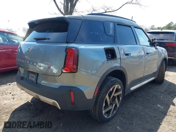 2025 MINI Countryman z VIN WMZ23GA02S7P85607, wystawiony jako IAAI lot #41982065 z przebiegiem 5269 mil mil oraz . Historia ofert i sprzedaży dostępna na DreamBid. Obrazek 4.
