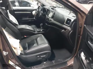 2019 Toyota Highlander SE with VIN 5TDJZRFH5KS973127, listed as a IAAI auction lot 41566877 with 63,557 mi miles. Bid and sale history available at carsss.com. Image 5.