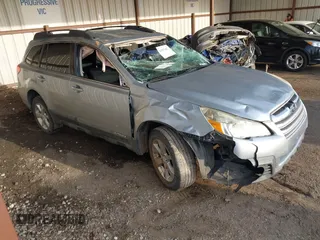 2014 Subaru Outback 2.5i with VIN 4S4BRBAC5E3252735, listed as a IAAI auction lot 41987462 with 207,345 mi miles and . Bid and sale history available at DreamBid. Image 1.