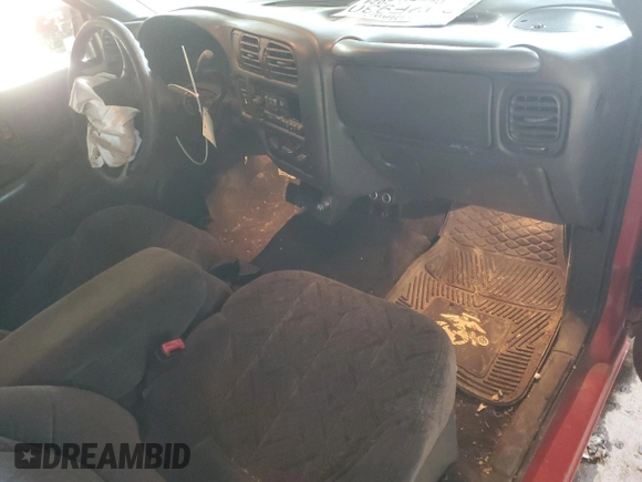 2000 GMC Sonoma SLS with VIN 1GTCS19W1Y8304827, listed as a Copart auction lot 47727685 with 254,655 mi miles and Non Repairable. Bid and sale history available at DreamBid. Image 11.