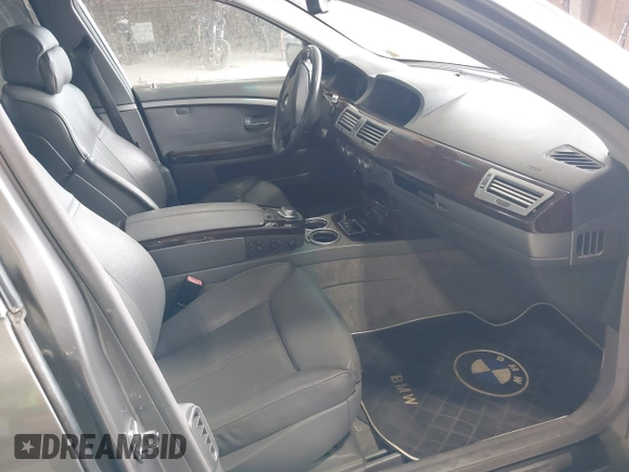 2007 BMW 7 Series 750i with VIN WBAHL835X7DT08227, listed as a IAAI auction lot 42620623 with 177,516 mi miles and . Bid and sale history available at DreamBid. Image 5.