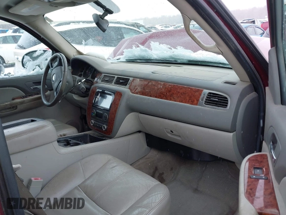 2007 Chevrolet Suburban LT with VIN 3GNFK16377G232295, listed as a IAAI auction lot 41617144 with 229,159 mi miles. Bid and sale history available at carsss.com. Image 5.