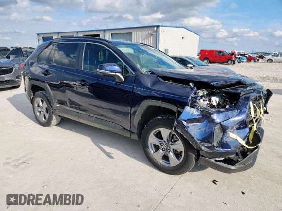 2022 Toyota RAV4 Hybrid XLE with VIN 2T3RWRFV0NW138427, listed as a Copart auction lot 60860815 with 27,772 mi miles and Salvage title. Bid and sale history available at DreamBid. Image 4.