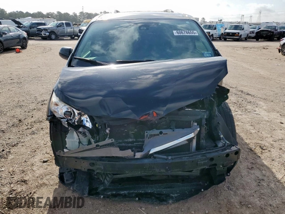 2020 Toyota Sienna XLE Auto Access Seat z VIN 5TDYZ3DC3LS081091, wystawiony jako Copart lot #60678655 z przebiegiem 121 443 mil mil oraz Szkoda całkowita • Salvage title. Historia ofert i sprzedaży dostępna na DreamBid. Obrazek 5.