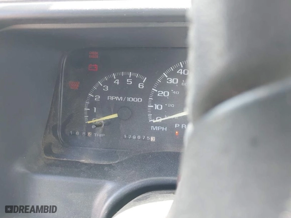 1998 Chevrolet C/K 1500 with VIN 1GCEK19R4WE157193, listed as a IAAI auction lot 42025385 with 179,675 mi miles. Bid and sale history available at carsss.com. Image 7.
