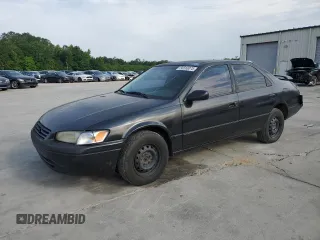 1998 Toyota Camry LE с VIN 4T1BG22K8WU830317, выставлен на аукционе Copart как лот 56910075 с пробегом 306 982 миль миль и Списание • Salvage title. История ставок и продаж доступна на DreamBid. Изображение 1.
