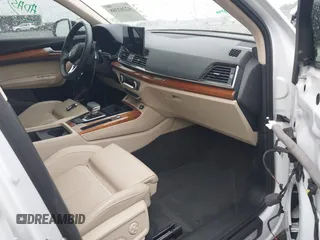 2023 Audi Q5 S line Premium Plus с VIN WA1EAAFY4P2073760, выставлен на аукционе IAAI как лот 42203388 с пробегом 30 601 миль миль и . История ставок и продаж доступна на DreamBid. Изображение 5.