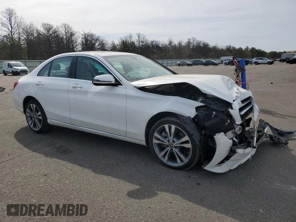 2019 Mercedes-Benz C 300 with VIN 55SWF8EB5KU292748, listed as a Copart auction lot 54100535 with 10,495 mi miles and Salvage Title. Bid and sale history available at DreamBid. Image 4.