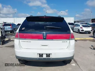 2009 Lincoln MKX with VIN 2LMDU68CX9BJ07222, listed as a IAAI auction lot 40805784 with 198,043 mi miles. Bid and sale history available at carsss.com. Image 17.