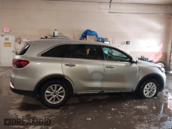 2020 Kia Sorento LX V6 with VIN 5XYPGDA53LG647938, listed as a IAAI auction lot 41541659 with 75,161 mi miles. Bid and sale history available at carsss.com. Image 14.