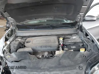 2021 Jeep Cherokee Altitude z VIN 1C4PJLLB2MD237081, wystawiony jako IAAI lot #41965687 z przebiegiem 76 701 mil mil oraz . Historia ofert i sprzedaży dostępna na DreamBid. Obrazek 10.