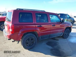 2017 Jeep Patriot Sport z VIN 1C4NJPBA4HD209814, wystawiony jako IAAI lot #41581964 z przebiegiem 56 398 mil mil oraz . Historia ofert i sprzedaży dostępna na DreamBid. Obrazek 14.