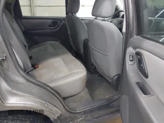 2006 Ford Escape XLT with VIN 1FMYU93196KC43833, listed as a IAAI auction lot 42196428 with 176,434 mi miles and . Bid and sale history available at DreamBid. Image 8.