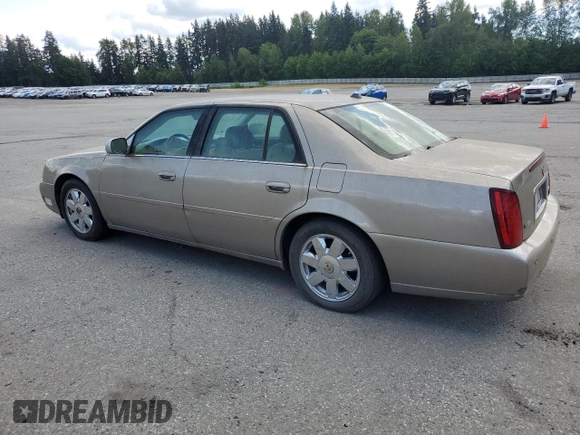 2004 Cadillac DeVille DTS z VIN 1G6KF579X4U212415, wystawiony jako Copart lot #58005555 z przebiegiem 97 663 mil mil oraz Tytuł czysty. Historia ofert i sprzedaży dostępna na DreamBid. Obrazek 2.