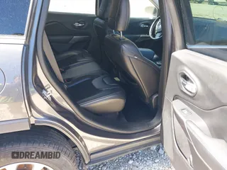 2019 Jeep Cherokee Latitude Plus with VIN 1C4PJMLB0KD191740, listed as a IAAI auction lot 41585682 with 91,755 mi miles. Bid and sale history available at carsss.com. Image 8.