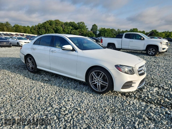 2017 Mercedes-Benz E 300 Luxury with VIN WDDZF4KB4HA230616, listed as a Copart auction lot 63031425 with 88,062 mi miles and Salvage title. Bid and sale history available at DreamBid. Image 4.