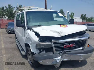 2014 GMC Savana Cargo z VIN 1GTW7FCA2E1903829, wystawiony jako IAAI lot #42432718 z przebiegiem 133 981 mil mil oraz . Historia ofert i sprzedaży dostępna na DreamBid. Obrazek 6.