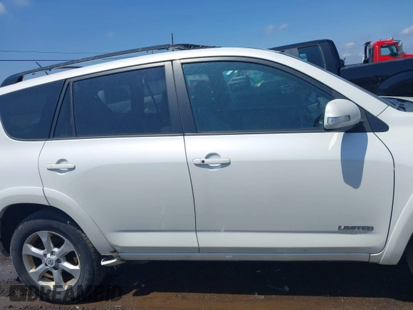 2010 Toyota RAV4 Ltd with VIN 2T3DK4DV6AW030867, listed as a IAAI auction lot 42177422 with 162,996 mi miles. Bid and sale history available at carsss.com. Image 13.