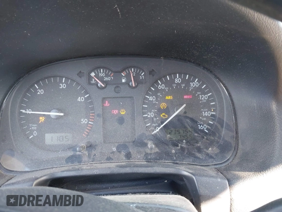 2005 Volkswagen Golf с VIN 9BWFR61J354015902, выставлен на аукционе IAAI как лот 41462331 с пробегом 235 754 миль миль и . История ставок и продаж доступна на DreamBid. Изображение 7.