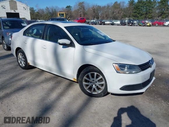 2013 Volkswagen Jetta Sedan SE with VIN 3VWDP7AJ7DM428578, listed as a IAAI auction lot 42068090 with 198,154 mi miles. Bid and sale history available at carsss.com. Image 1.