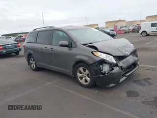 2016 Toyota Sienna LE AAS с VIN 5TDKK3DC3GS708985, выставлен на аукционе IAAI как лот 41461505 с пробегом 231 287 миль миль и . История ставок и продаж доступна на DreamBid. Изображение 1.