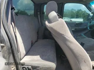 2002 Ford F-150 XL z VIN 1FTRX18L52NB59531, wystawiony jako Copart lot #58550365 z przebiegiem 267 424 mil mil oraz Szkoda całkowita • Salvage title. Historia ofert i sprzedaży dostępna na DreamBid. Obrazek 10.