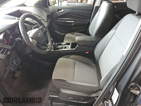 2017 Ford Escape SE z VIN 1FMCU9GD6HUC93496, wystawiony jako IAAI lot #42504565 z przebiegiem 93 268 mil mil oraz . Historia ofert i sprzedaży dostępna na DreamBid. Obrazek 1.