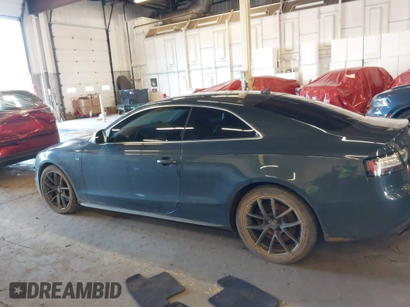 2009 Audi S5 z VIN WAURV78T29A028113, wystawiony jako IAAI lot #41677413 z przebiegiem 138 434 mil mil oraz . Historia ofert i sprzedaży dostępna na DreamBid. Obrazek 14.