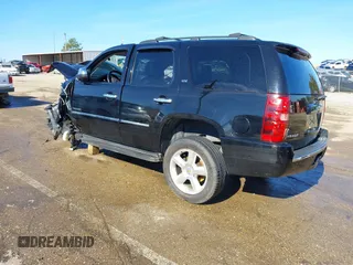 2009 Chevrolet Tahoe LTZ z VIN 1GNFK33049R297484, wystawiony jako IAAI lot #41305771 z przebiegiem 270 024 mil mil oraz . Historia ofert i sprzedaży dostępna na DreamBid. Obrazek 3.