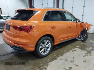 2023 Audi Q3 S line Premium z VIN WA1DECF3XP1112714, wystawiony jako IAAI lot #41918405 z przebiegiem 30 969 mil mil oraz . Historia ofert i sprzedaży dostępna na DreamBid. Obrazek 4.