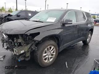 2023 Chevrolet Traverse LS z VIN 1GNERFKW0PJ329423, wystawiony jako IAAI lot #42160495 z przebiegiem 21 403 mil mil oraz . Historia ofert i sprzedaży dostępna na DreamBid. Obrazek 2.
