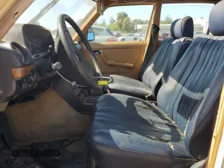 1984 Mercedes-Benz 300 D с VIN WDBAB33A9EA147115, выставлен на аукционе Copart как лот 61462545 с пробегом 285 650 миль миль и Чистый • Clean title. История ставок и продаж доступна на DreamBid. Изображение 7.