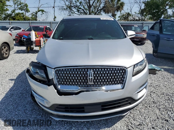2019 Lincoln MKC Select with VIN 5LMCJ2C99KUL09924, listed as a Copart auction lot 57176145 with 55,094 mi miles and Salvage title. Bid and sale history available at DreamBid. Image 5.