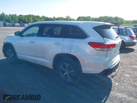 2018 Toyota Highlander LE z VIN 5TDBZRFH4JS840443, wystawiony jako IAAI lot #42372901 z przebiegiem 125 741 mil mil oraz . Historia ofert i sprzedaży dostępna na DreamBid. Obrazek 14.