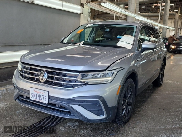 2024 Volkswagen Tiguan SE с VIN 3VV3B7AX9RM106728, выставлен на аукционе IAAI как лот 42845194 с пробегом 23 946 миль миль и . История ставок и продаж доступна на DreamBid. Изображение 2.
