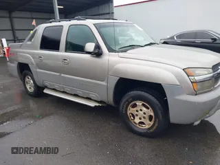 2002 Chevrolet Avalanche z VIN 3GNEC13T82G169147, wystawiony jako IAAI lot #41426020 z przebiegiem 325 929 mil mil oraz . Historia ofert i sprzedaży dostępna na DreamBid. Obrazek 1.